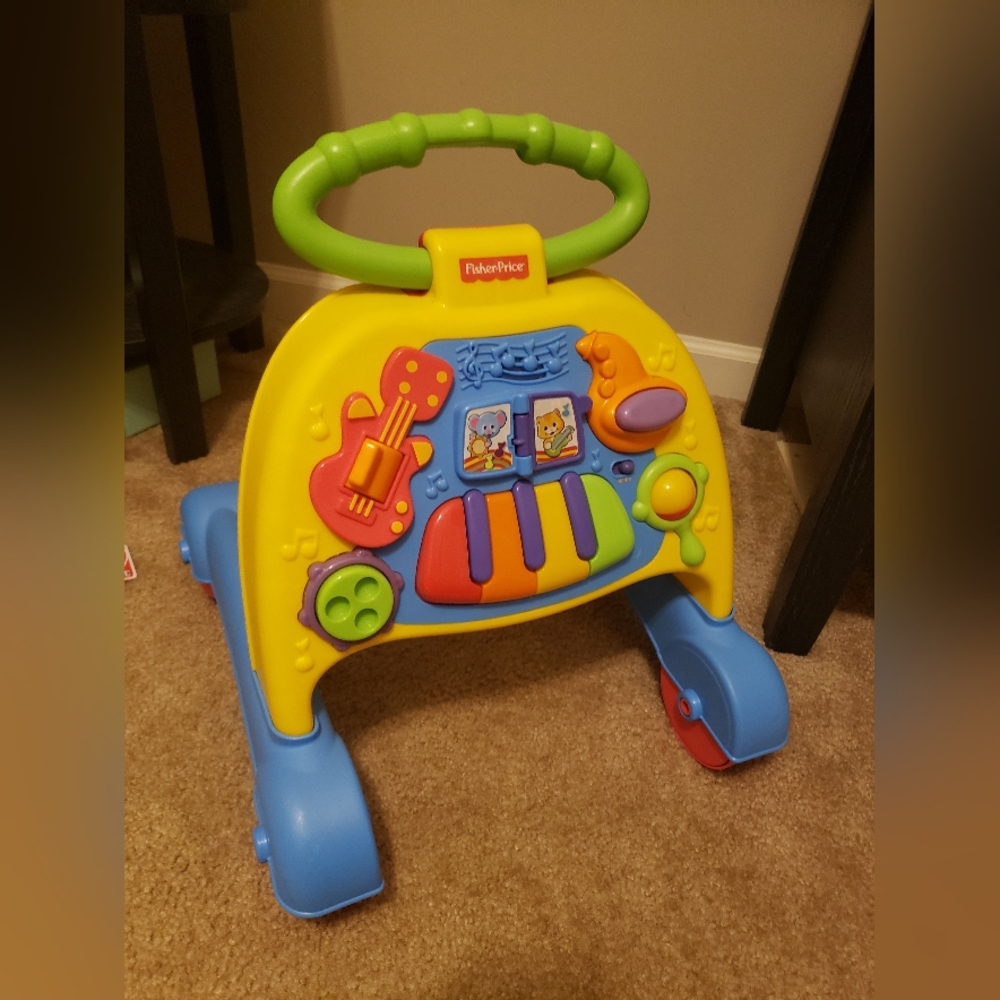 Fisher-Price V3254 Brilliant Basics Musical Activity Walker